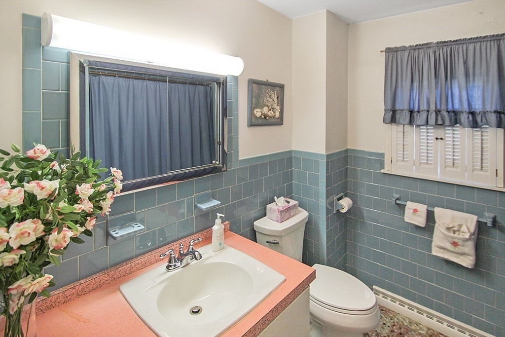 7 Magnolia Road Methuen, MA 01844 - Photo 12 of 17 Gallery Image 12