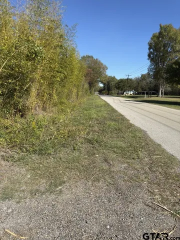 a view of an outdoor space and a yard