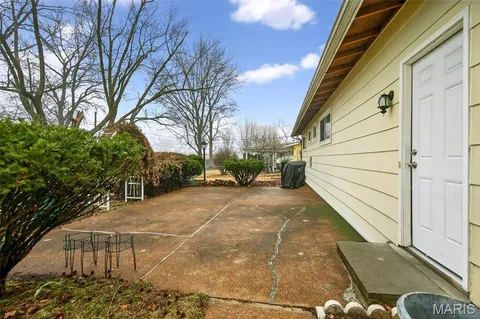 $189,000 | 1395 Redbird Drive, Florissant, MO 63031