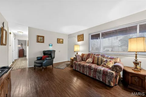 $189,000 | 1395 Redbird Drive, Florissant, MO 63031