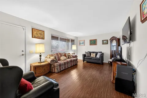 $189,000 | 1395 Redbird Drive, Florissant, MO 63031