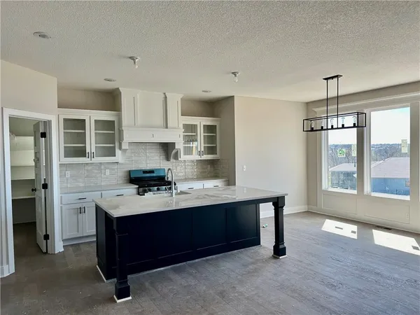 $734,950 | 23819 West 59th Terrace, Shawnee, KS 66226