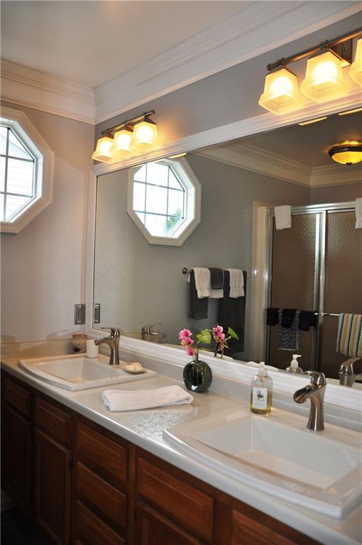 220 Sycamore Ridge Drive Springdale, PA 15144 - Photo 14 of 24 Master bath