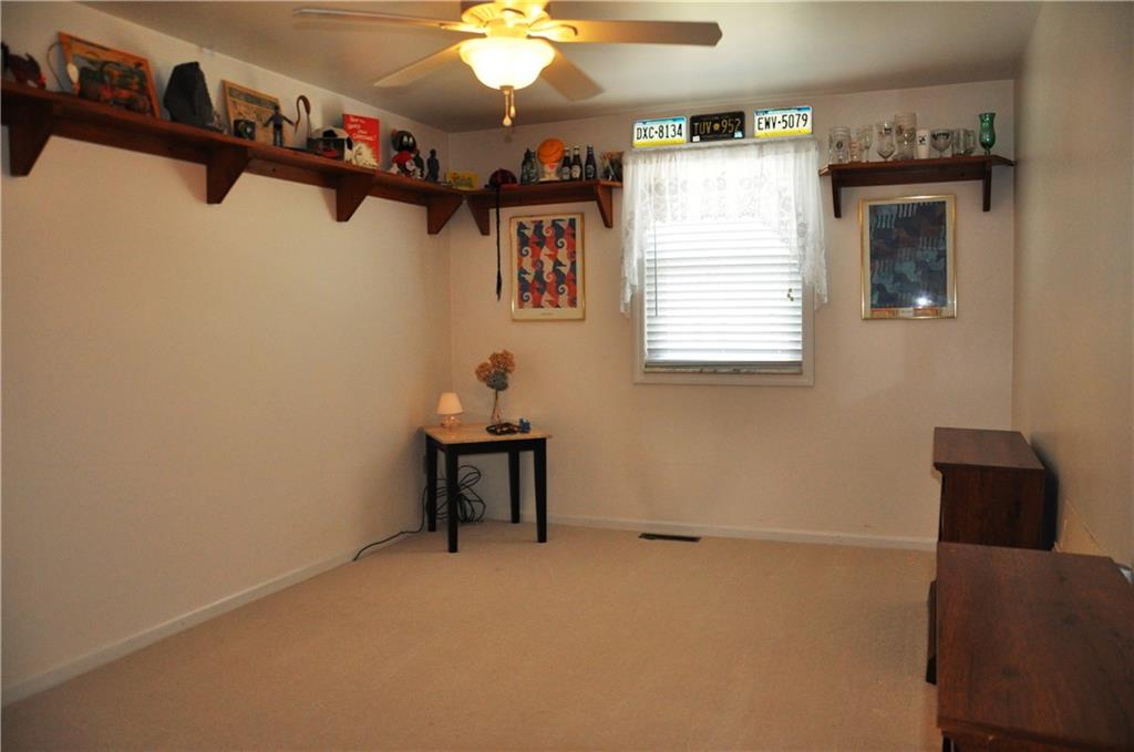 220 Sycamore Ridge Drive Springdale, PA 15144 - Photo 17 of 24 2nd bedroom