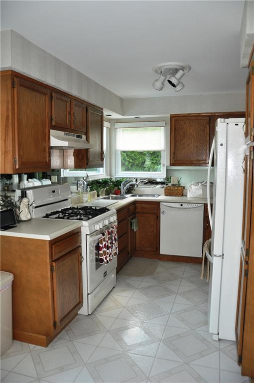 220 Sycamore Ridge Drive Springdale, PA 15144 - Photo 7 of 24 Gallery Image 7