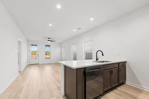 $227,999 | 104 Ridgedale Alley, Scott, LA 70583