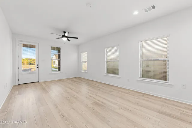 $227,999 | 104 Ridgedale Alley, Scott, LA 70583