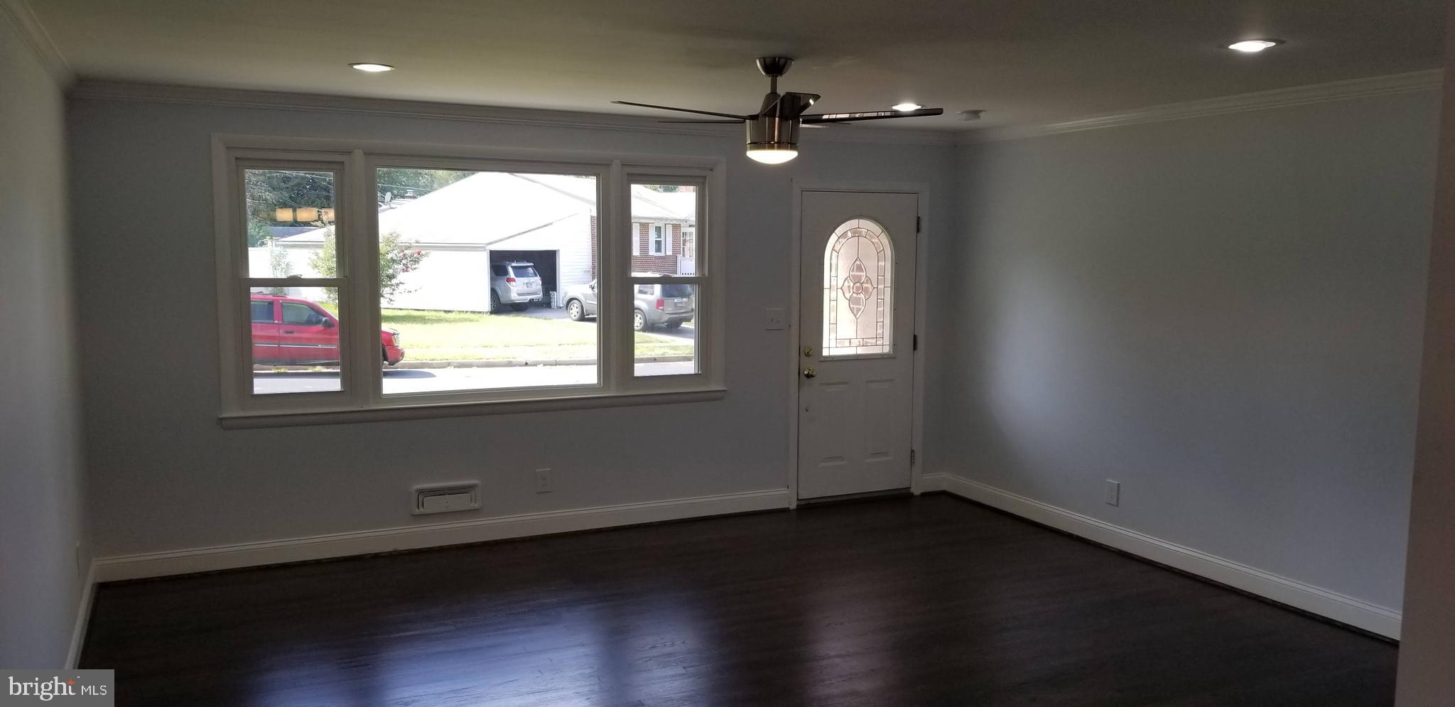 3711 Cassen Road Randallstown, MD 21133 - Photo 8 of 28 Living Room