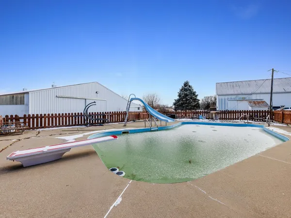 $675,000 | 29153 South Klemme Road, Beecher, IL 60401