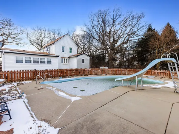 $675,000 | 29153 South Klemme Road, Beecher, IL 60401