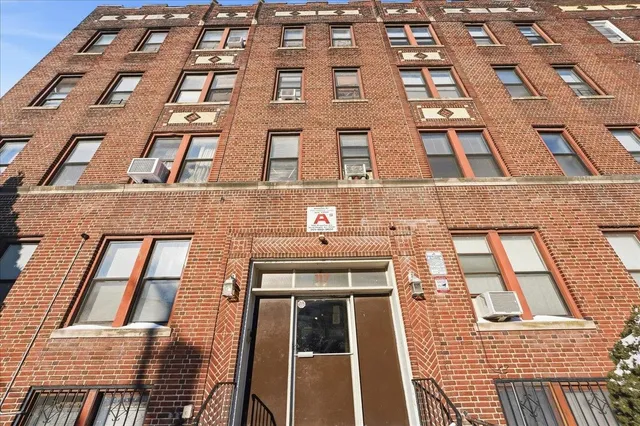 $2,200 | 117 Corbin Avenue, Unit 405, Jersey City, NJ 07306