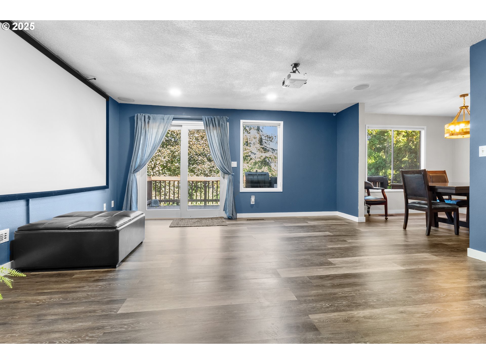 18047 Southwest Monte Verdi Boulevard Beaverton, OR 97007 - Photo 7 of 39