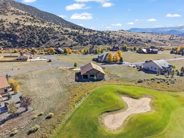 a view of a tennis court