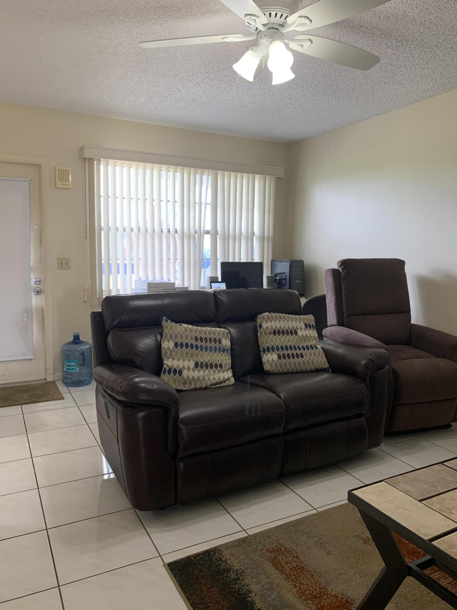 3040 Lincoln A, Unit C Boca Raton, FL 33434 - Photo 6 of 13 Living room