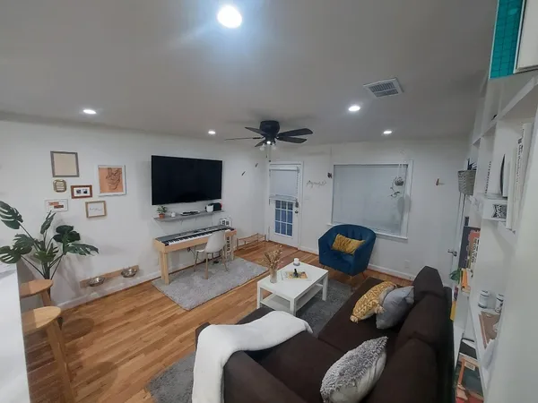 $2,100 | 1850 Portsmouth Street, Unit 1, Houston, TX 77098
