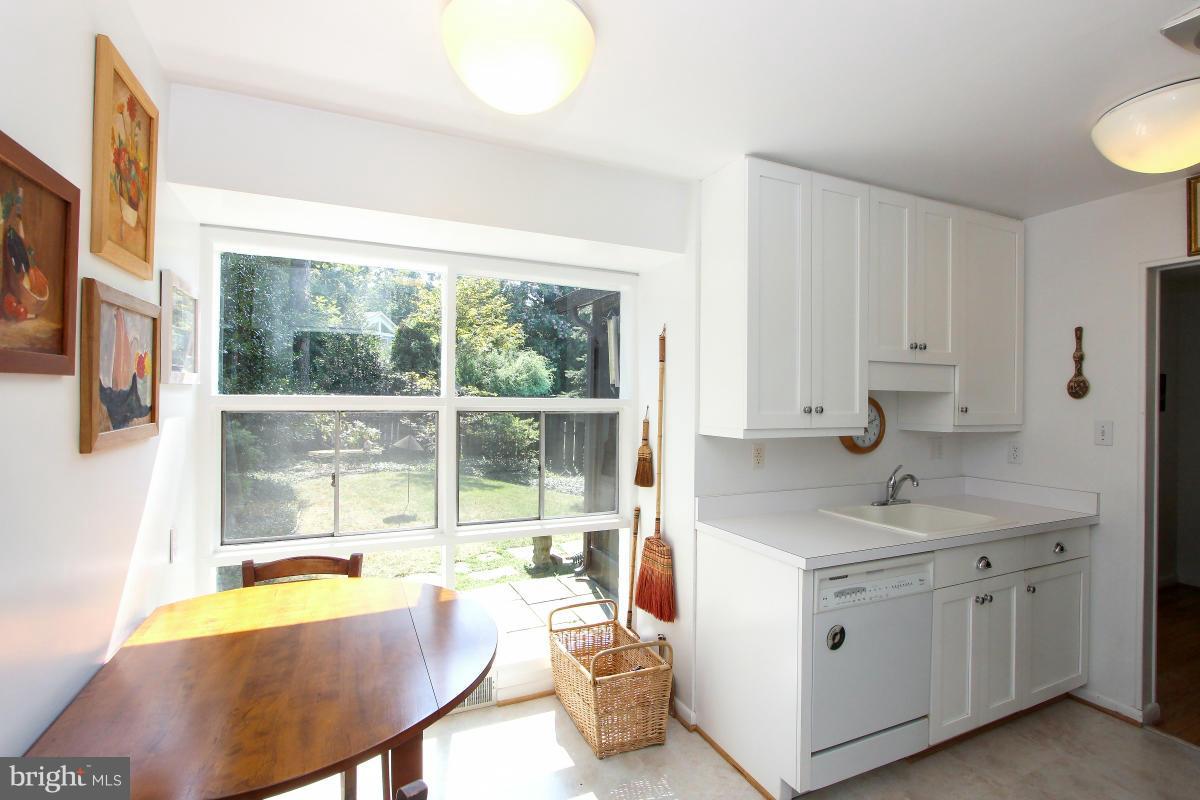 6515 East Halbert Road Bethesda, MD 20817 - Photo 12 of 21 Kitchen