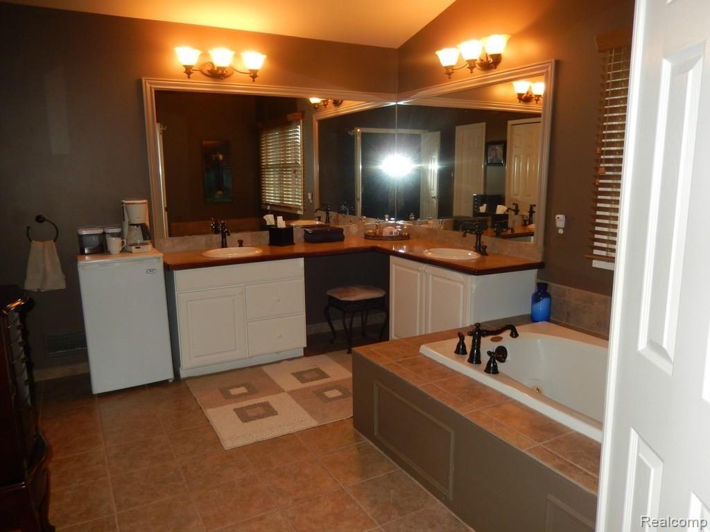 1007 Pointe Pl Boulevard Rochester, MI 48307 - Photo 14 of 18