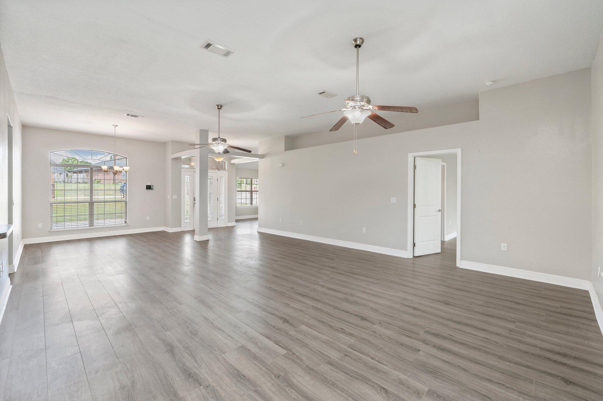 234 Raptor Drive Crestview, FL 32536 - Photo 8 of 30 Livingroom View 2