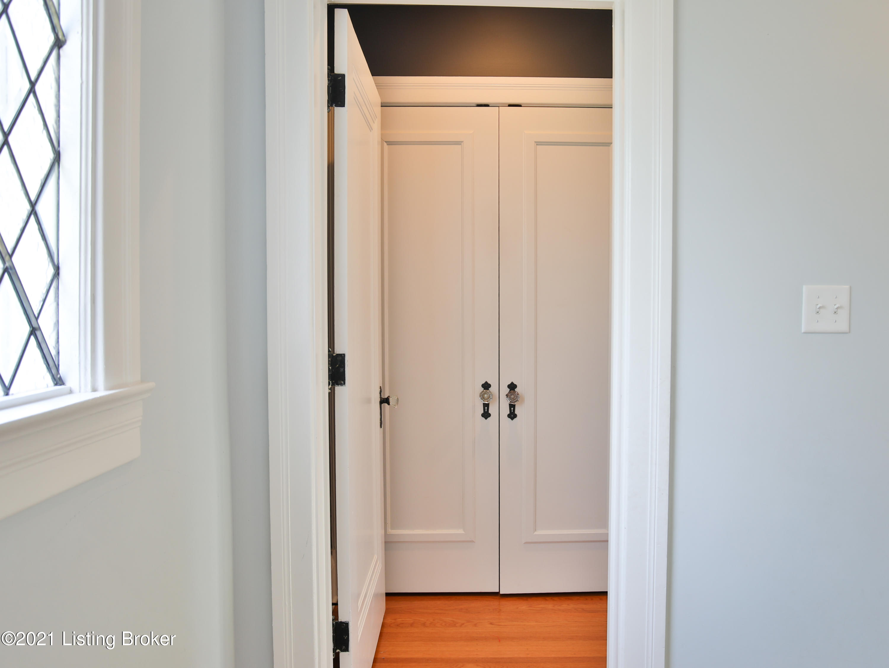 2311 Meadow Road Louisville, KY 40205 - Photo 24 of 42 Primary suite entry off 2nd floor hallway