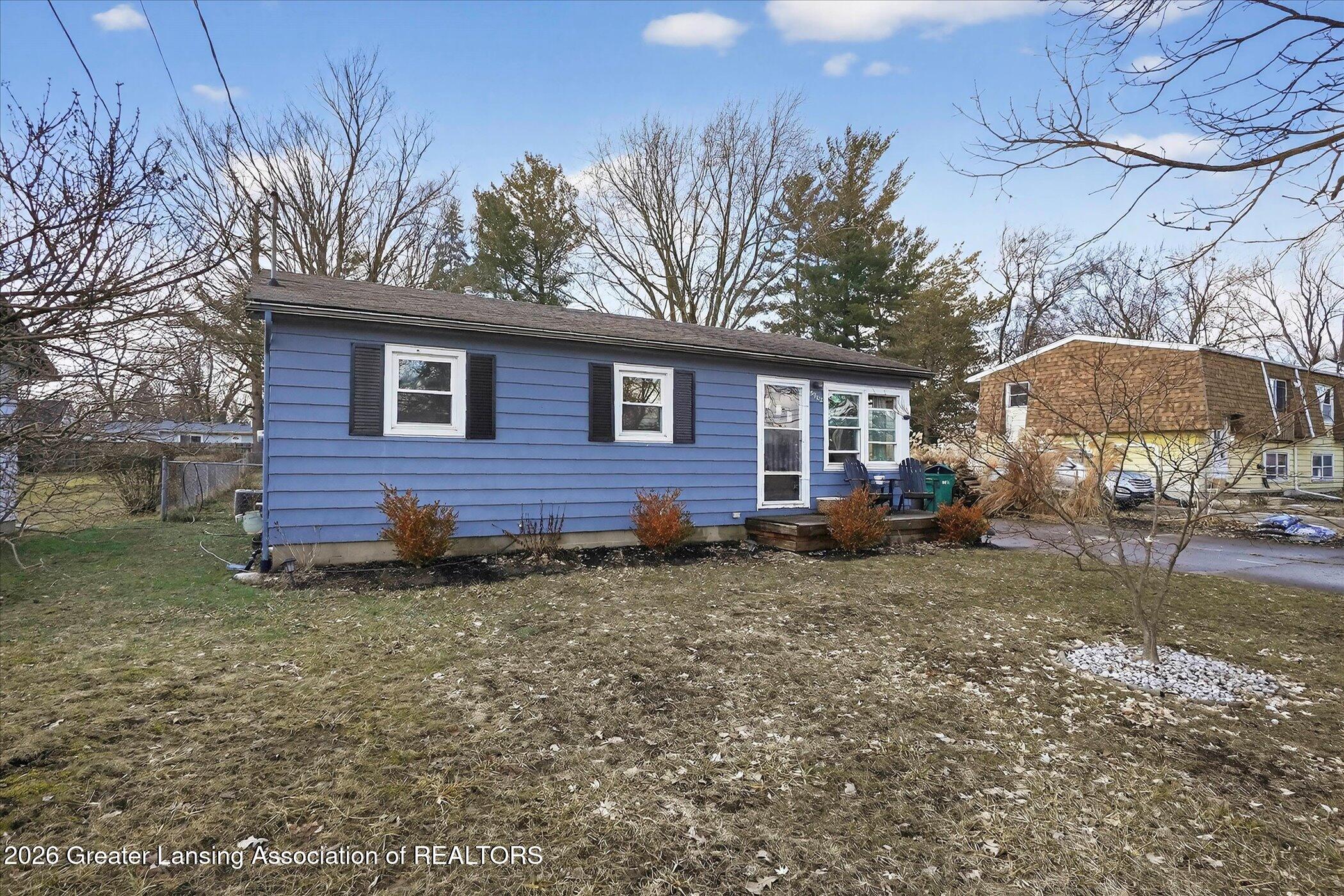5902 Haag Road Lansing, MI 48911 - Photo 5 of 39 05-5902-Haag-Rd-Lansing-MI-48911-WindowS