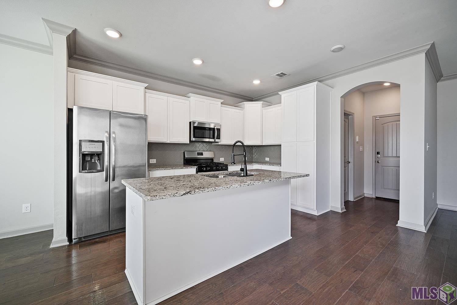 1237 Foxtail Drive Baton Rouge, LA 70820 - Photo 3 of 10