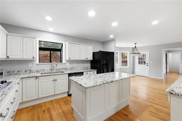 $4,500 | 220 Clipper Bay Drive, Alpharetta, GA 30005