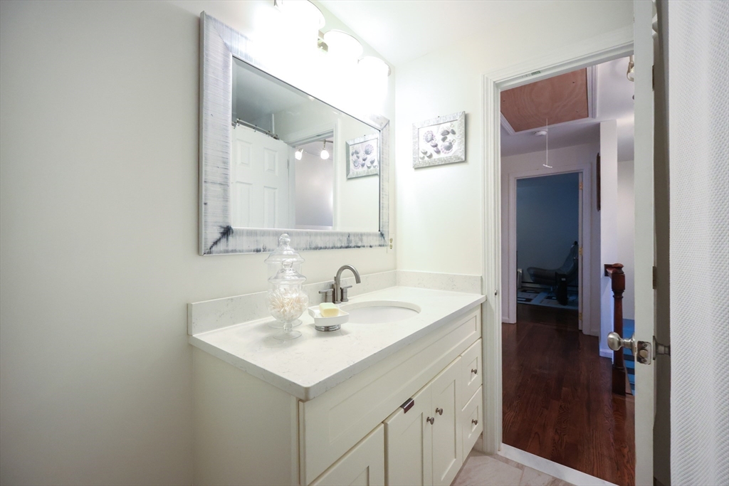 10 Erick Road, Unit 4 Mansfield, MA 02048 - Photo 32 of 42 Gallery Image 32