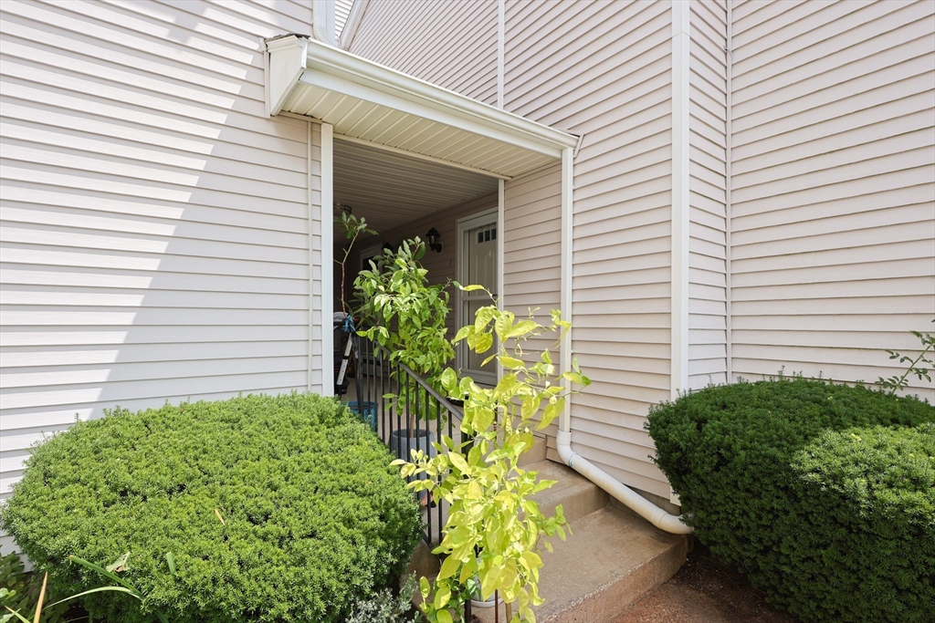 10 Erick Road, Unit 4 Mansfield, MA 02048 - Photo 37 of 42 Gallery Image 37