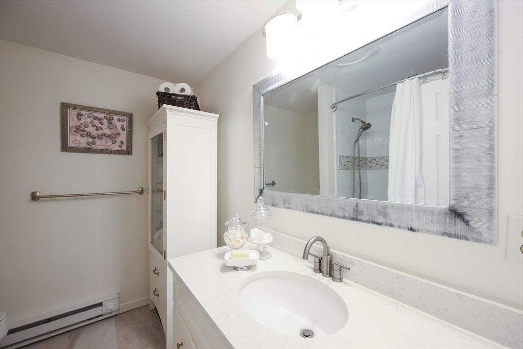 10 Erick Road, Unit 4 Mansfield, MA 02048 - Photo 9 of 42 Gallery Image 9