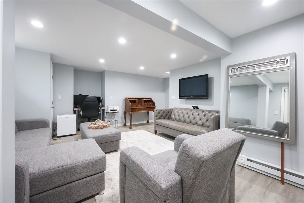 10 Erick Road, Unit 4 Mansfield, MA 02048 - Photo 10 of 42 Gallery Image 10