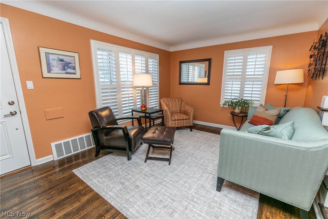7401 Traymore Avenue Brooklyn, OH 44144 - Photo 4 of 33