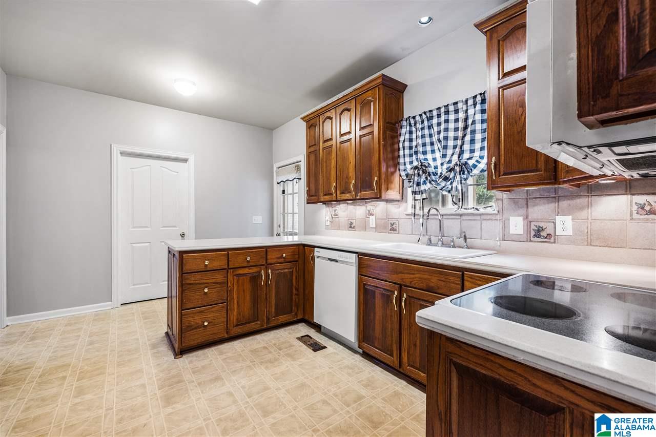 125 Rolling Oaks Drive Springville, AL 35146 - Photo 10 of 34