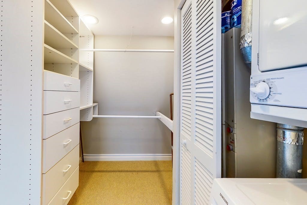 16 Symphony Road, Unit 5 Boston, MA 02115 - Photo 24 of 36 a bathroom with a bathtub