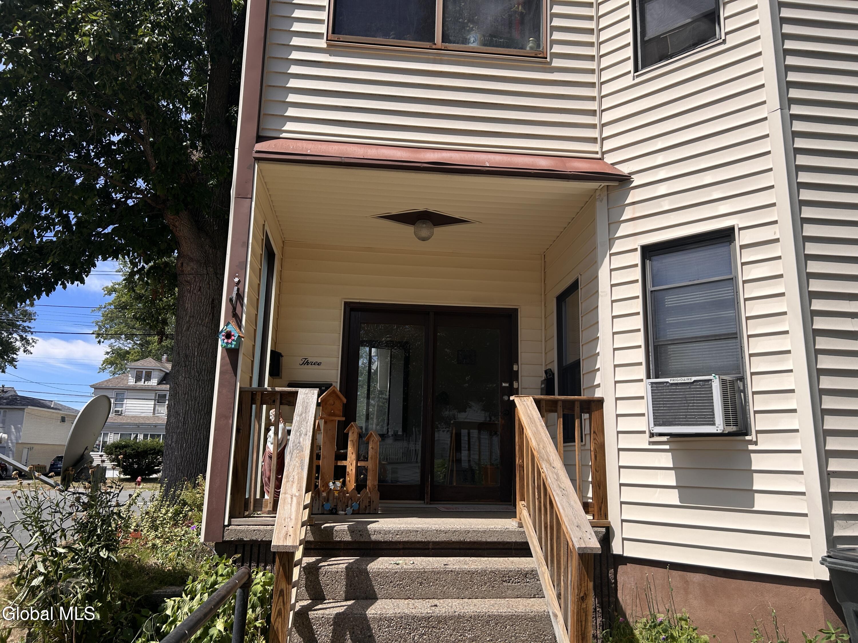 3 Buchanan Avenue Schenectady, NY 12304 - Photo 3 of 61 IMG_3111 2