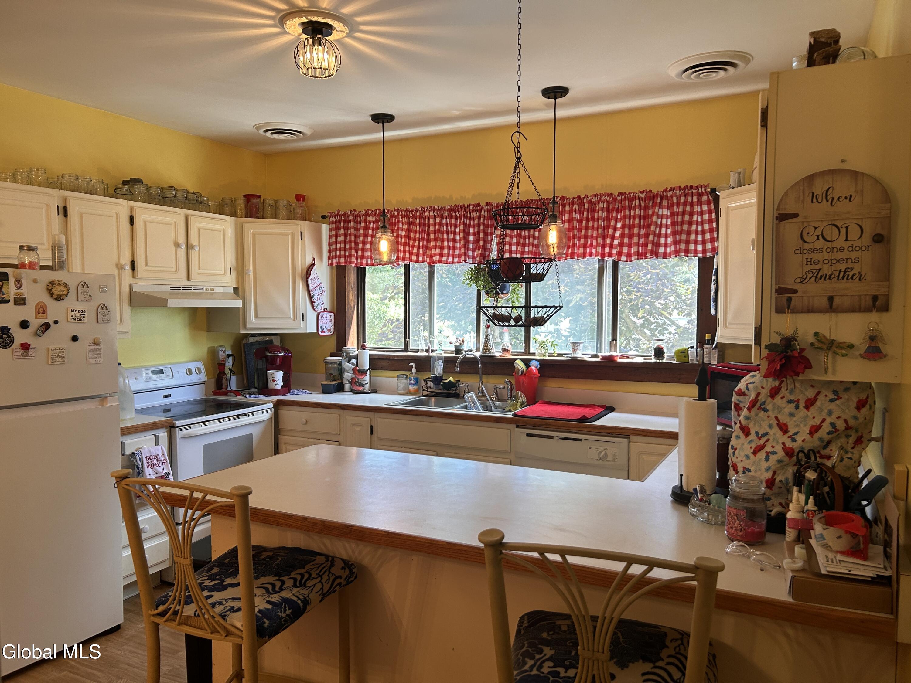 3 Buchanan Avenue Schenectady, NY 12304 - Photo 34 of 61 IMG_3084 2