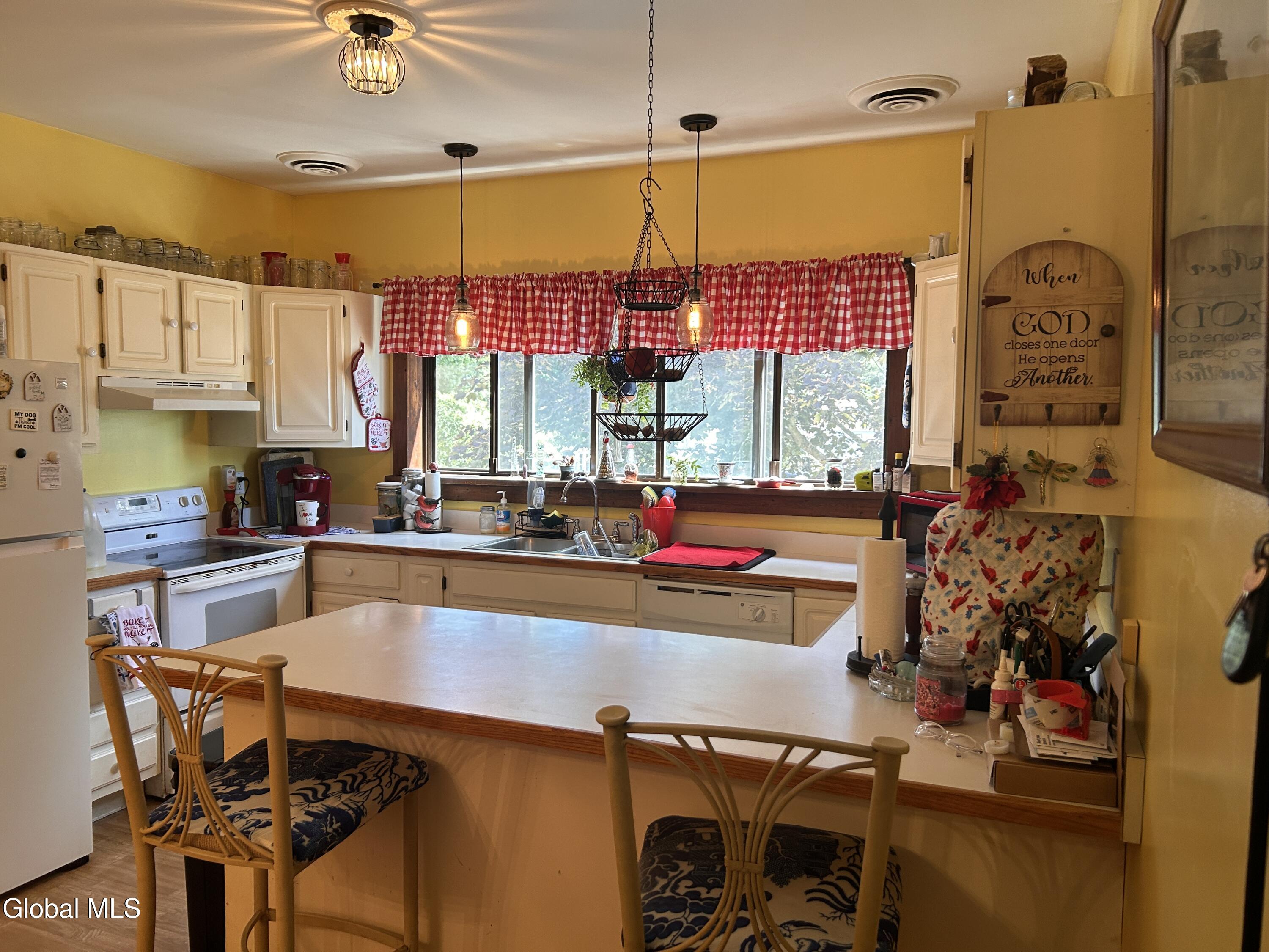 3 Buchanan Avenue Schenectady, NY 12304 - Photo 35 of 61 IMG_3085 2