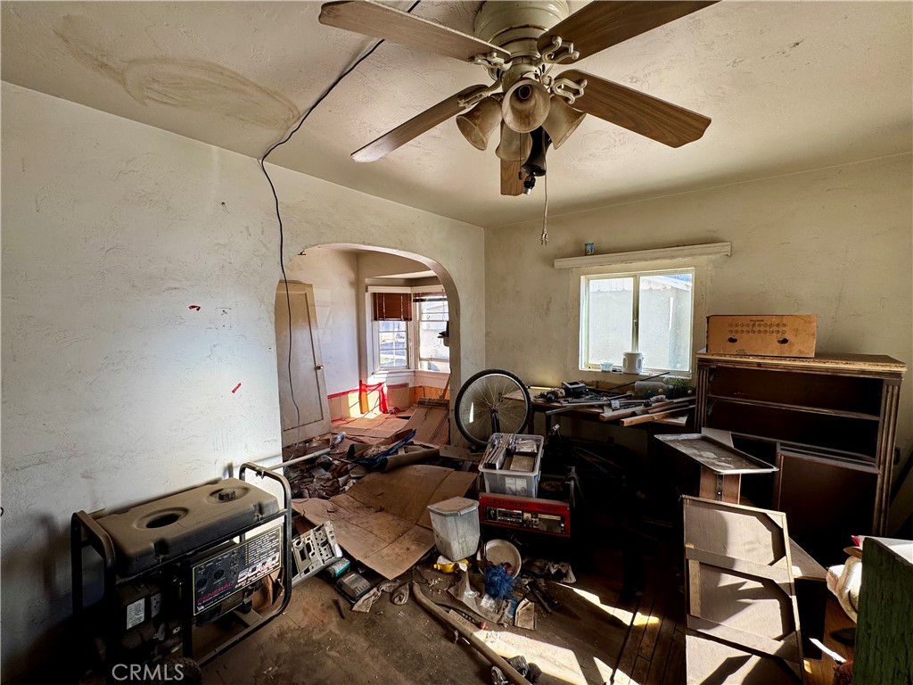 310 Walnut Street Needles, CA 92363 - Photo 7 of 17 Living Room