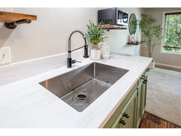 a close view of sink and tap