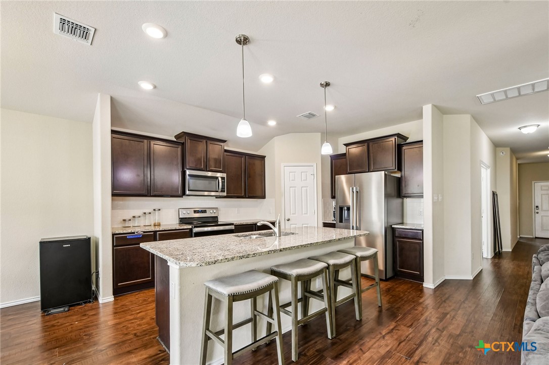 204 Bainbridge Road Temple, TX 76502 - Photo 16 of 43 Kitchen