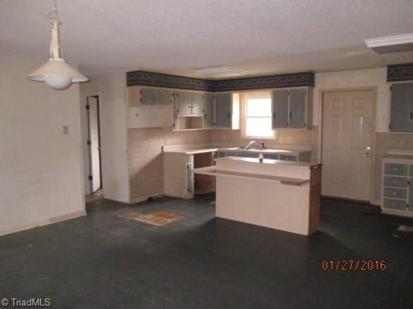 4971 Ridgeview Road High Point, NC 27263 - Photo 8 of 11 Gallery Image 8