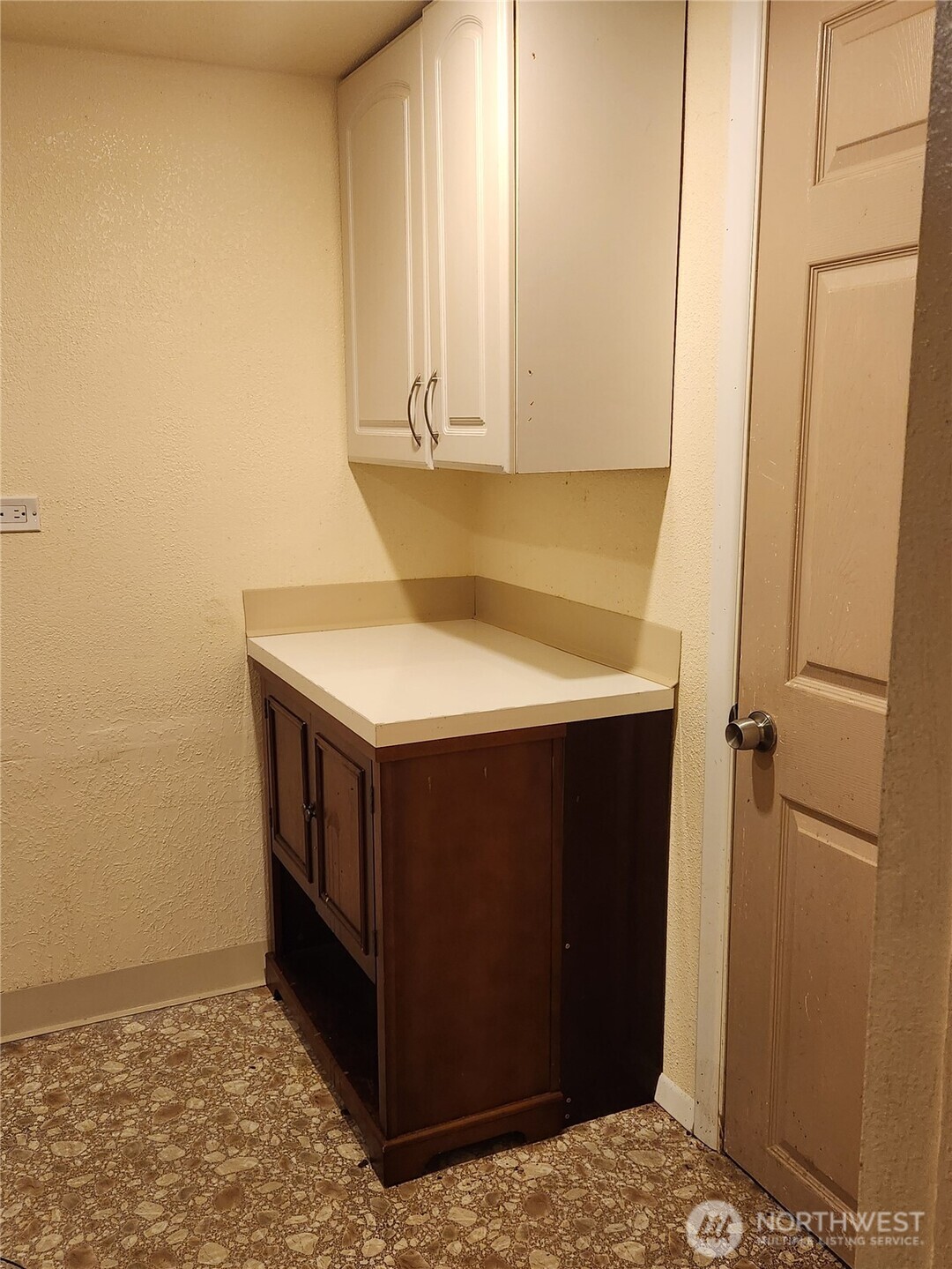 616 South 63rd Street Tacoma, WA 98408 - Photo 13 of 19 a utility room with a sink