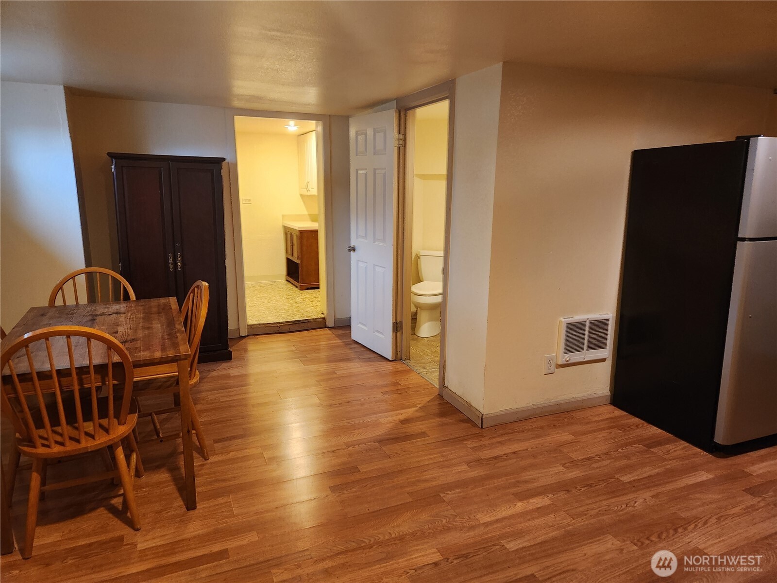 616 South 63rd Street Tacoma, WA 98408 - Photo 9 of 19 a view of a livingroom with furniture and an entryway