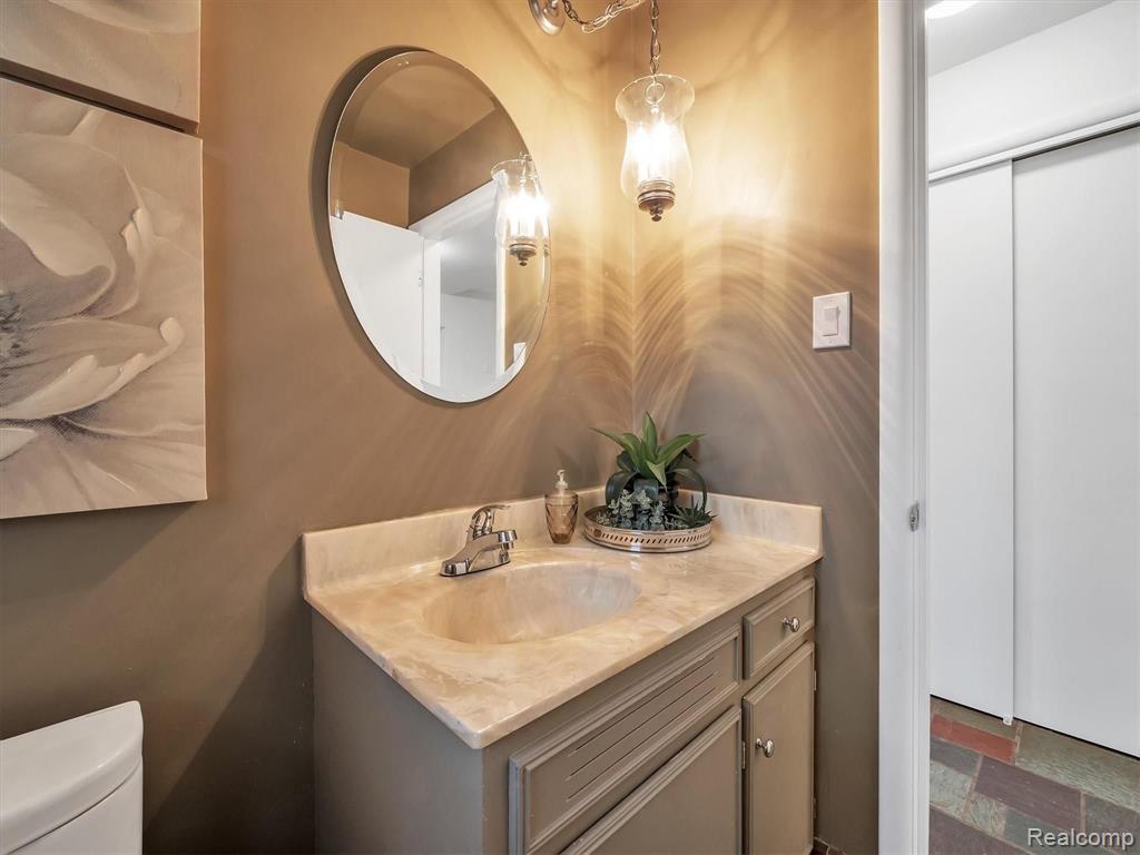 18551 Riverside Drive Beverly Hills, MI 48025 - Photo 31 of 58