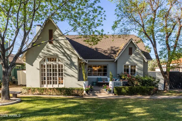 $1,000,000 | 330 West Almeria Road, Phoenix, AZ 85003