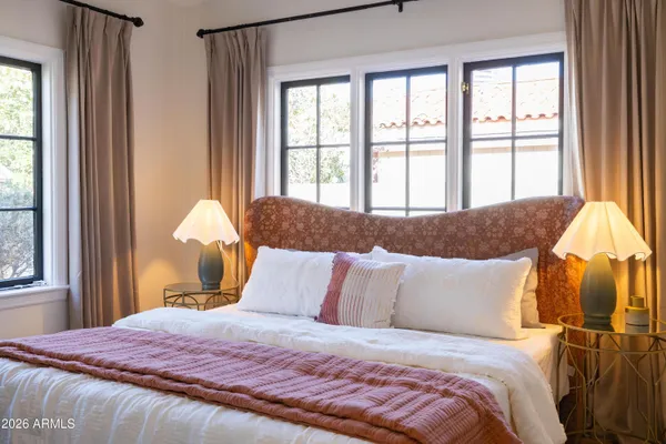 $1,000,000 | 330 West Almeria Road, Phoenix, AZ 85003