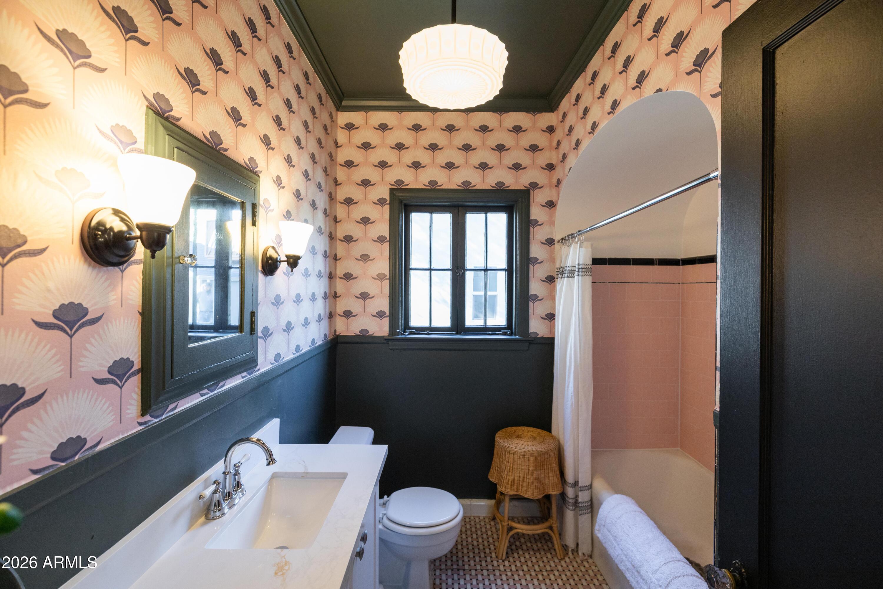 330 West Almeria Road Phoenix, AZ 85003 - Photo 28 of 66 Bathroom