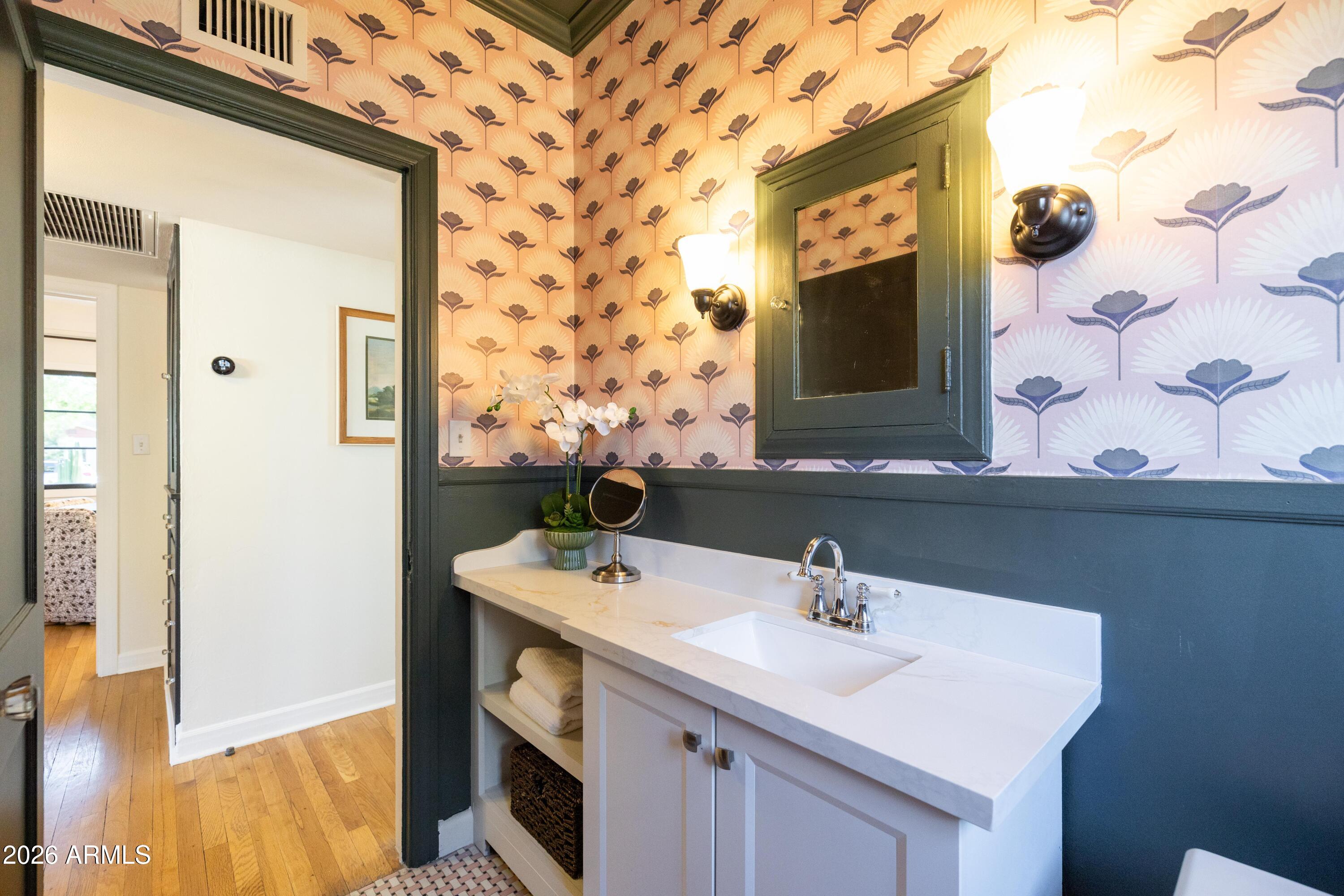 330 West Almeria Road Phoenix, AZ 85003 - Photo 30 of 66 Custom Vanity