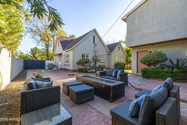 $1,000,000 | 330 West Almeria Road, Phoenix, AZ 85003