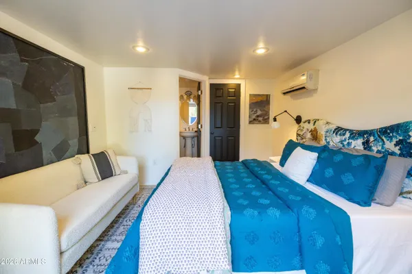 $1,000,000 | 330 West Almeria Road, Phoenix, AZ 85003