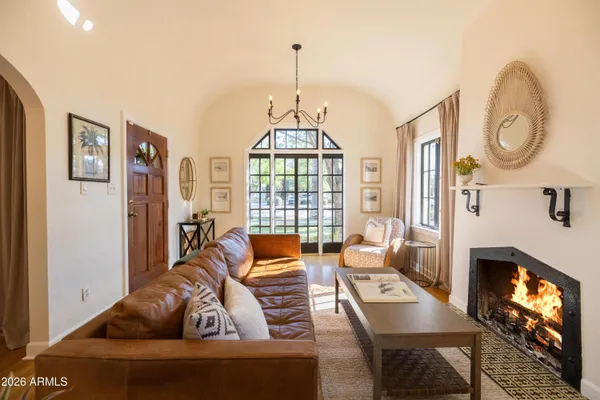 $1,000,000 | 330 West Almeria Road, Phoenix, AZ 85003